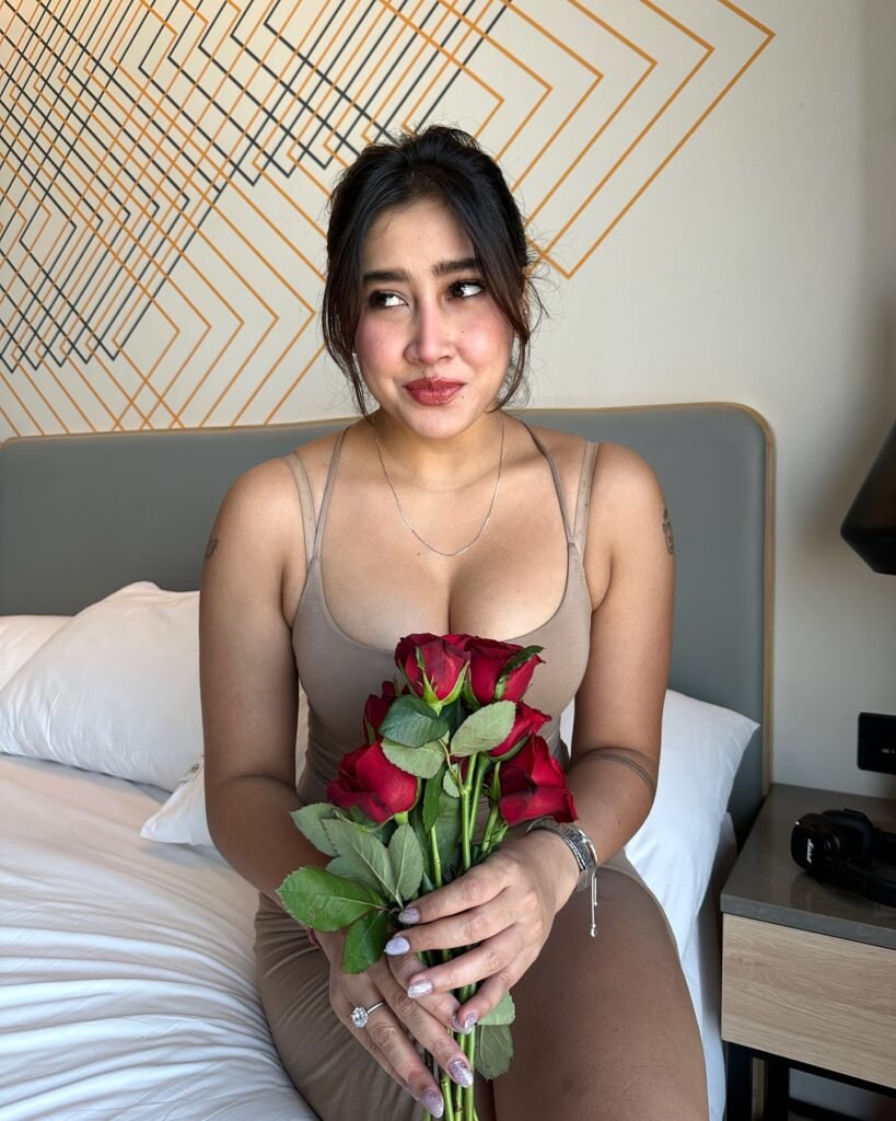 sofia ansari rose pic 2