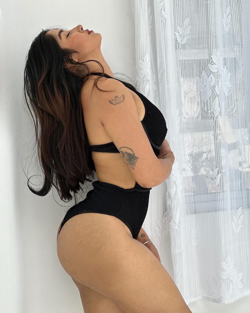 sofia ansari black pic