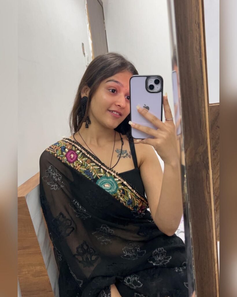 isha modi saari pic