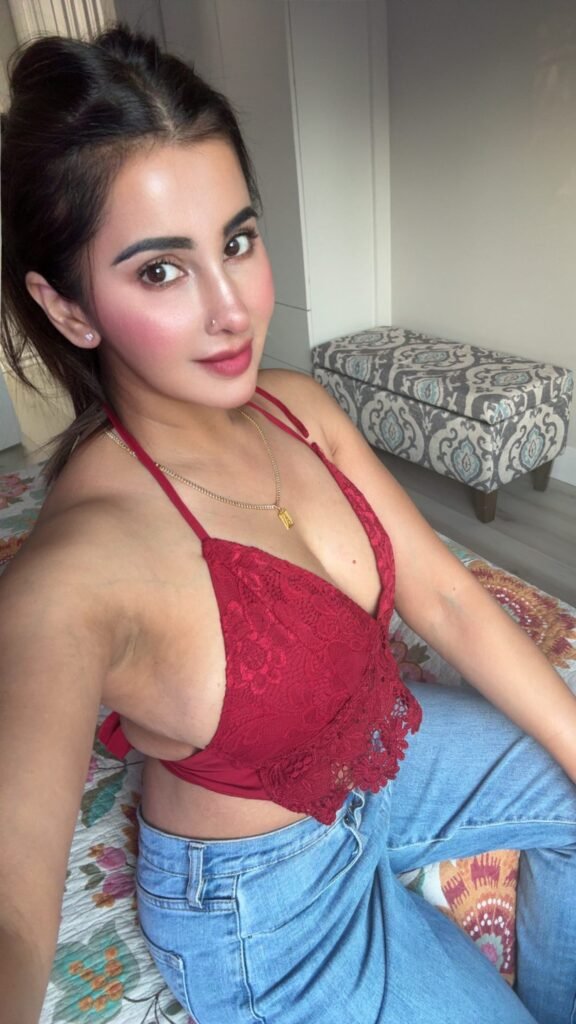 Meeti Hot Pics 8