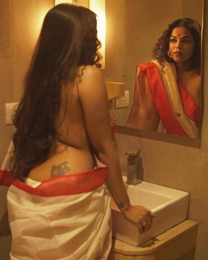 Deepasha Samadder in Saree