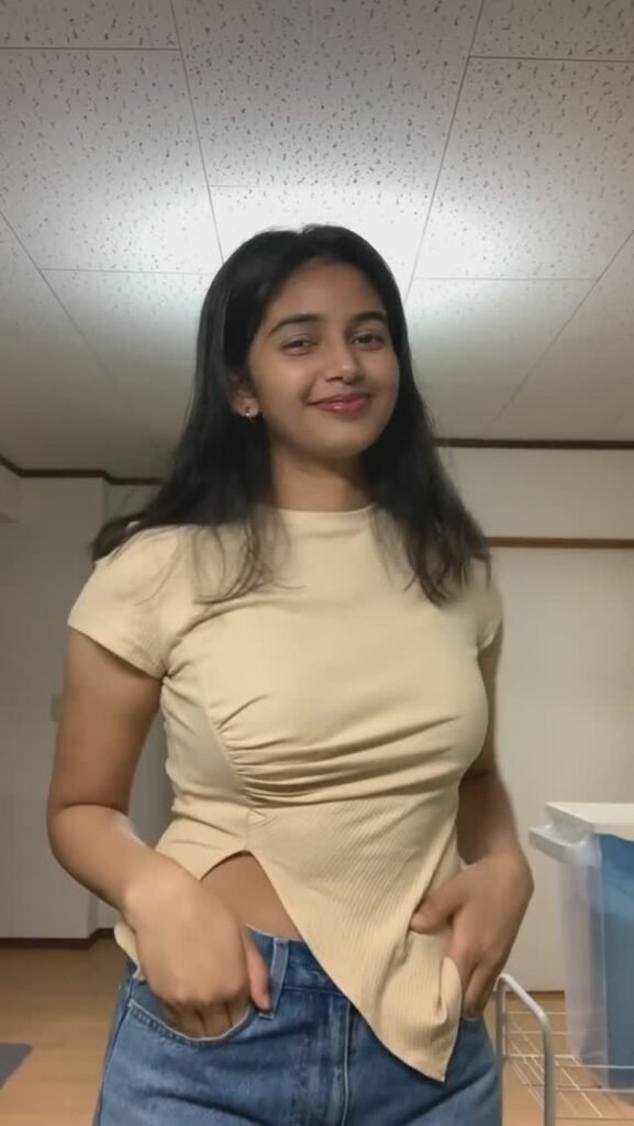 Sapna Shah boobs pic
