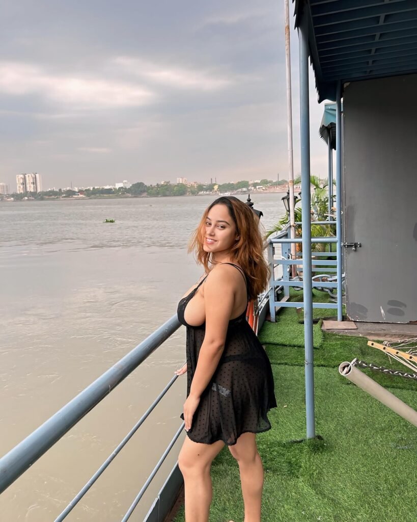 Shinjini Chakraborty sexy dress pic