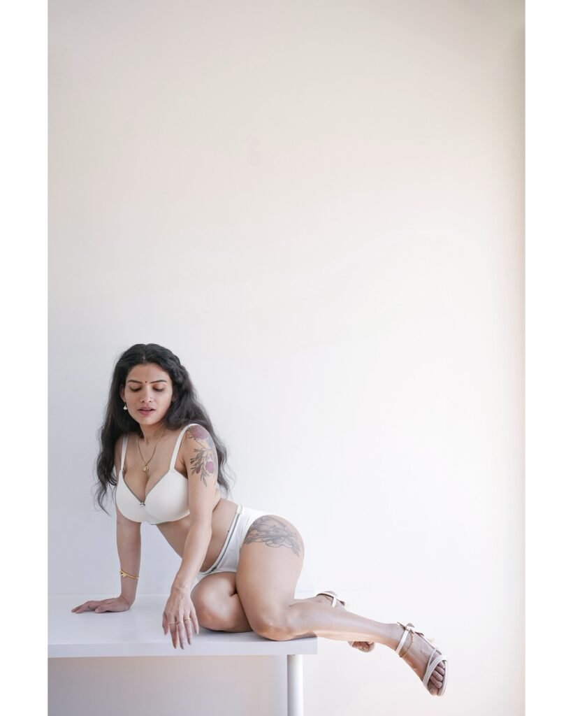 Very Hot Resmi Nair pic