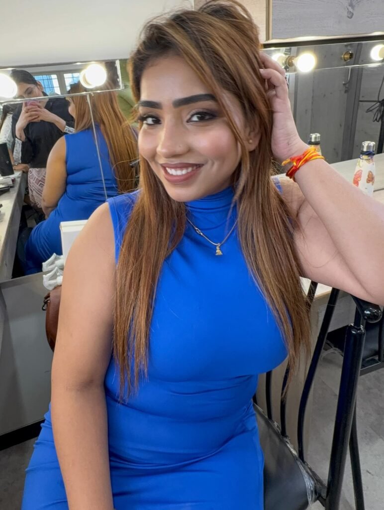 ayushi blue dress pic
