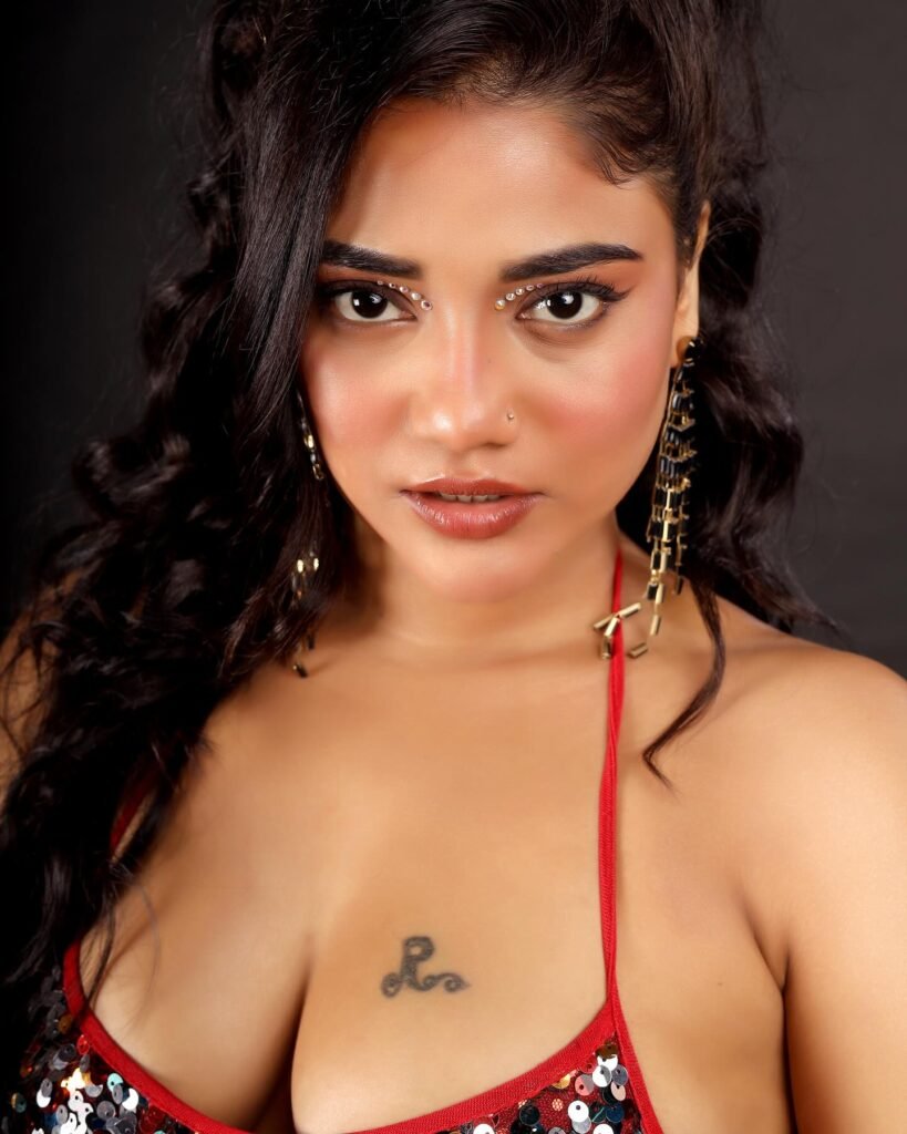 ruks khandagale boobs image
