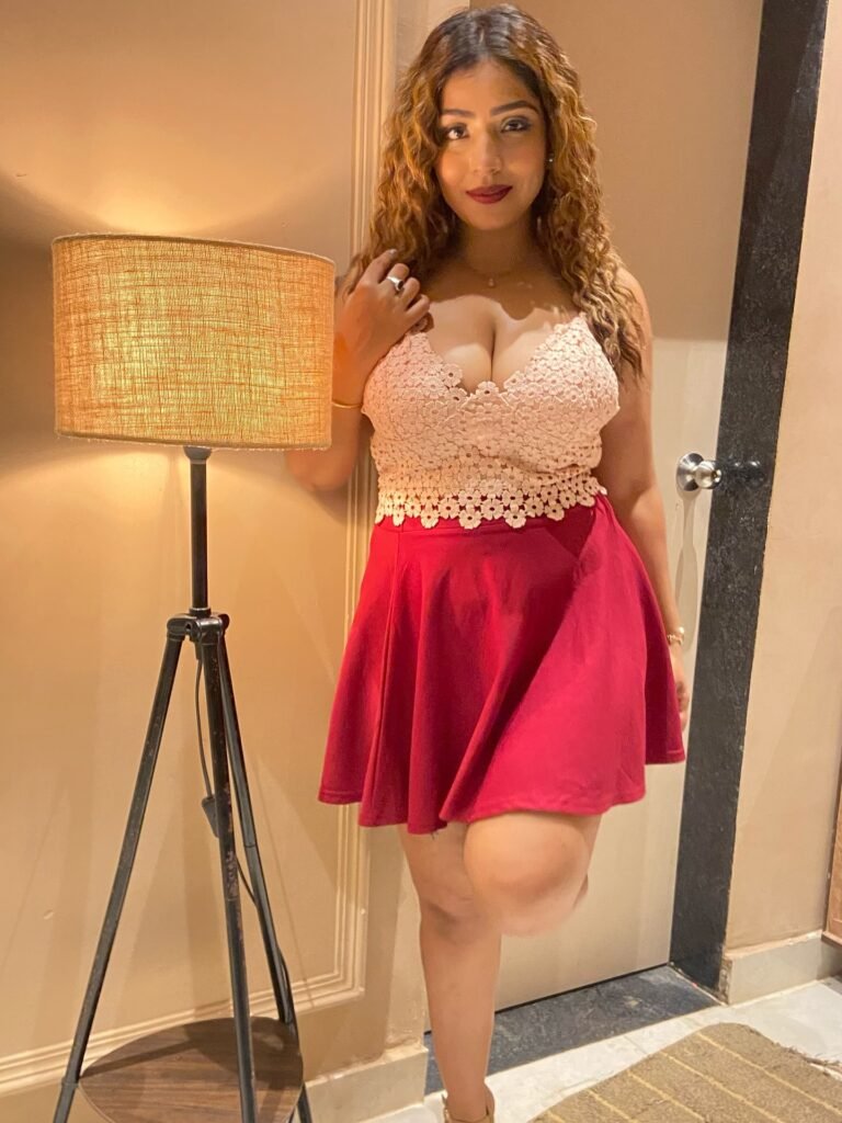 ayushi brown pic