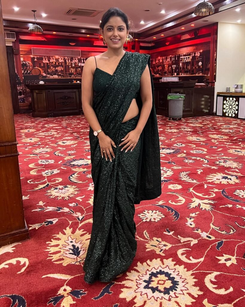 sneha sari pic