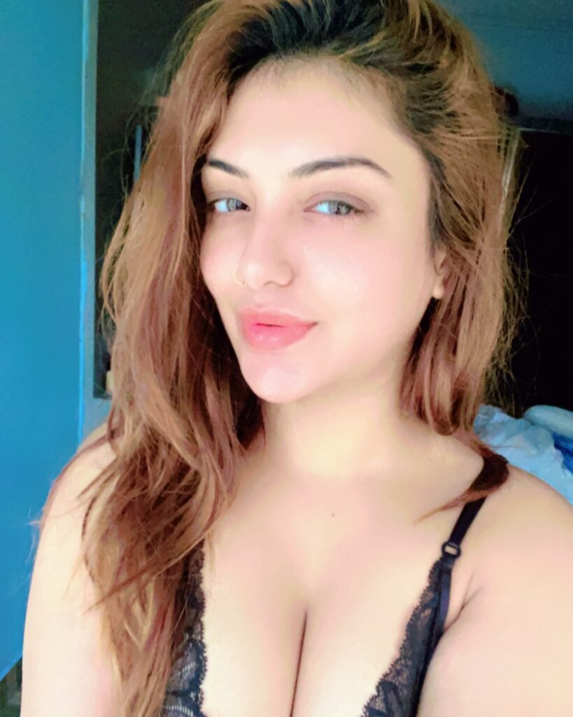 khushi bra pic