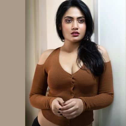manvi chugh boobs