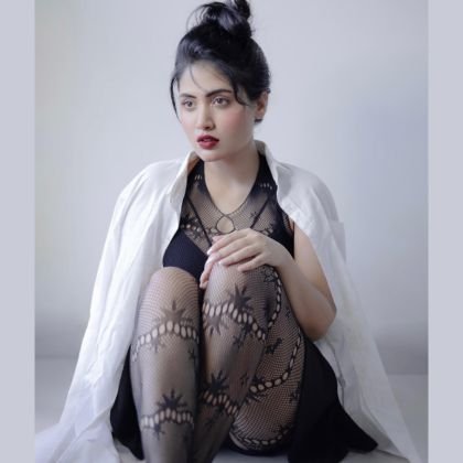manvi chugh hot photos