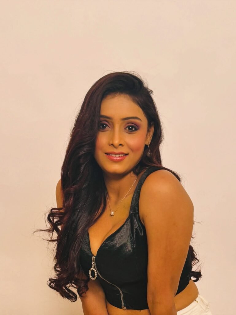 Priya black Pic