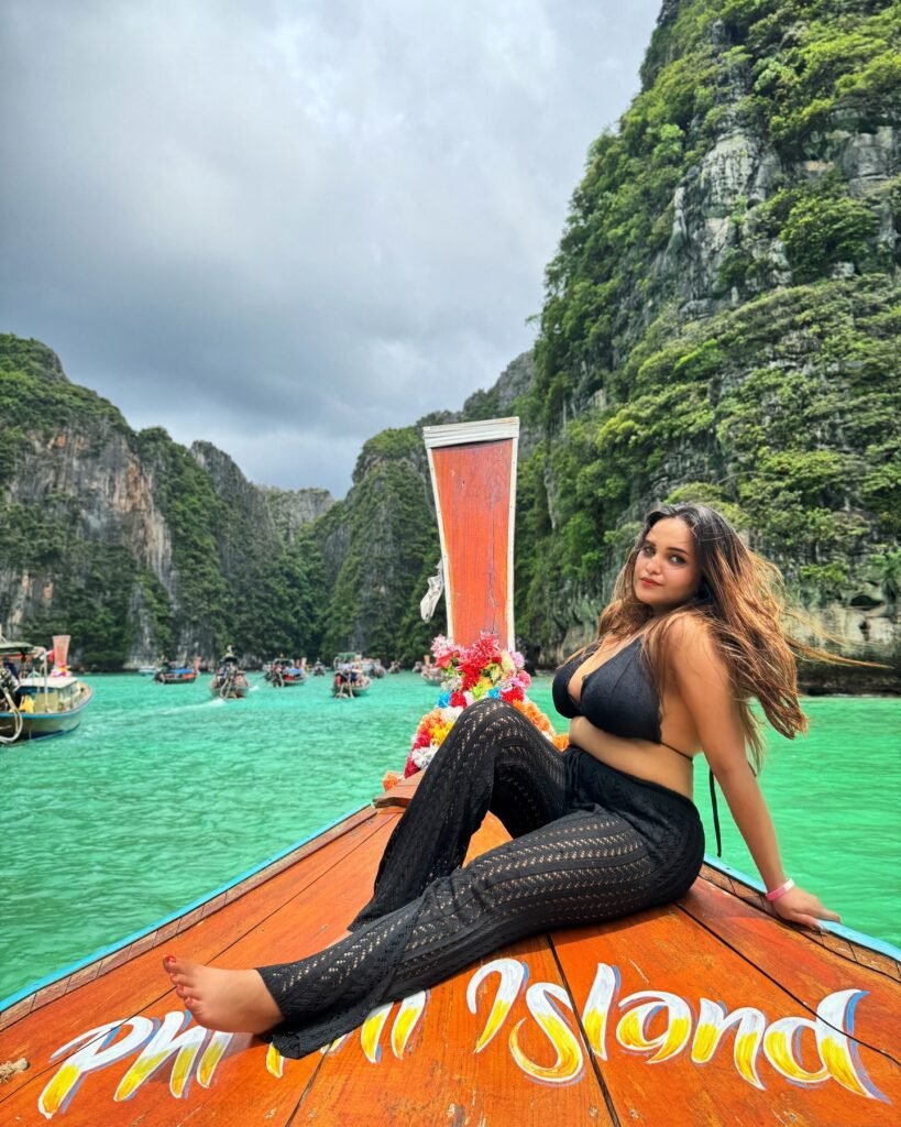 aliya bra pic