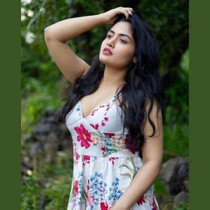 manvi chugh hot