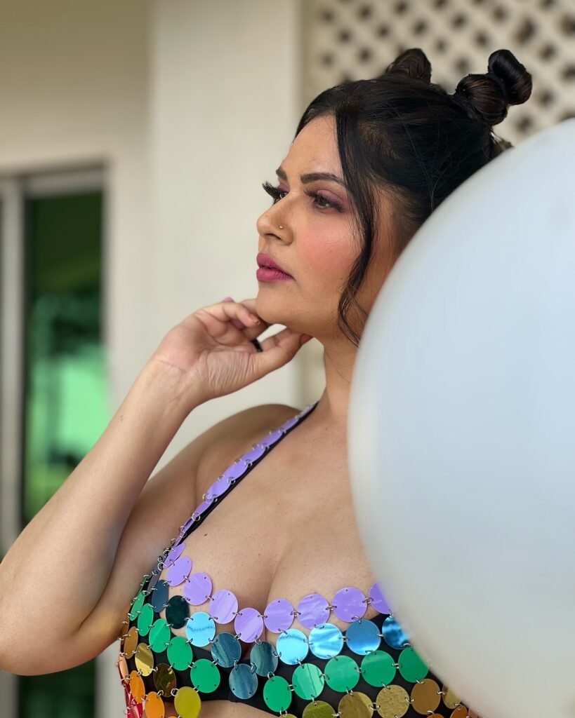 aabhi heat pic