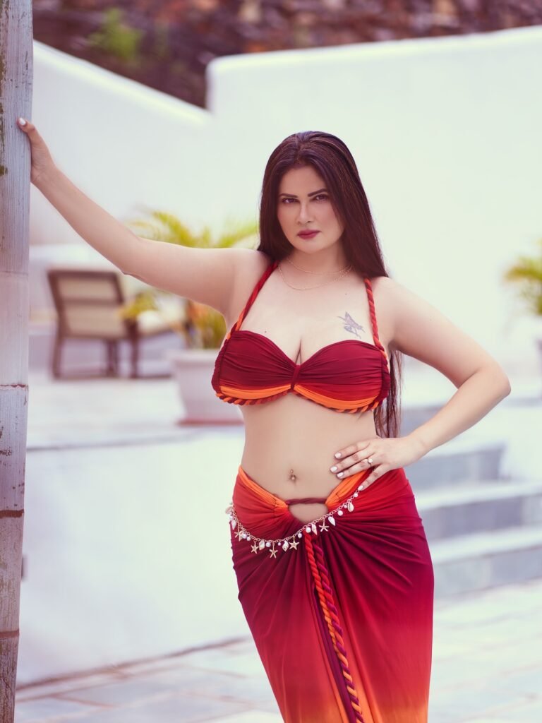 aabhi red pic