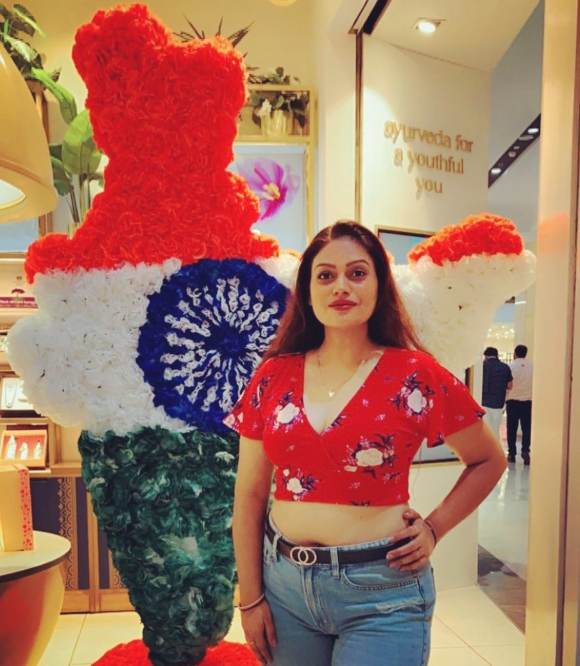 nidhi hot pic