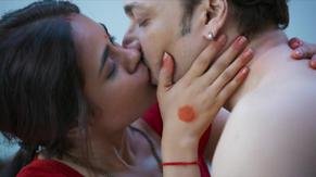 Shikha kiss pic